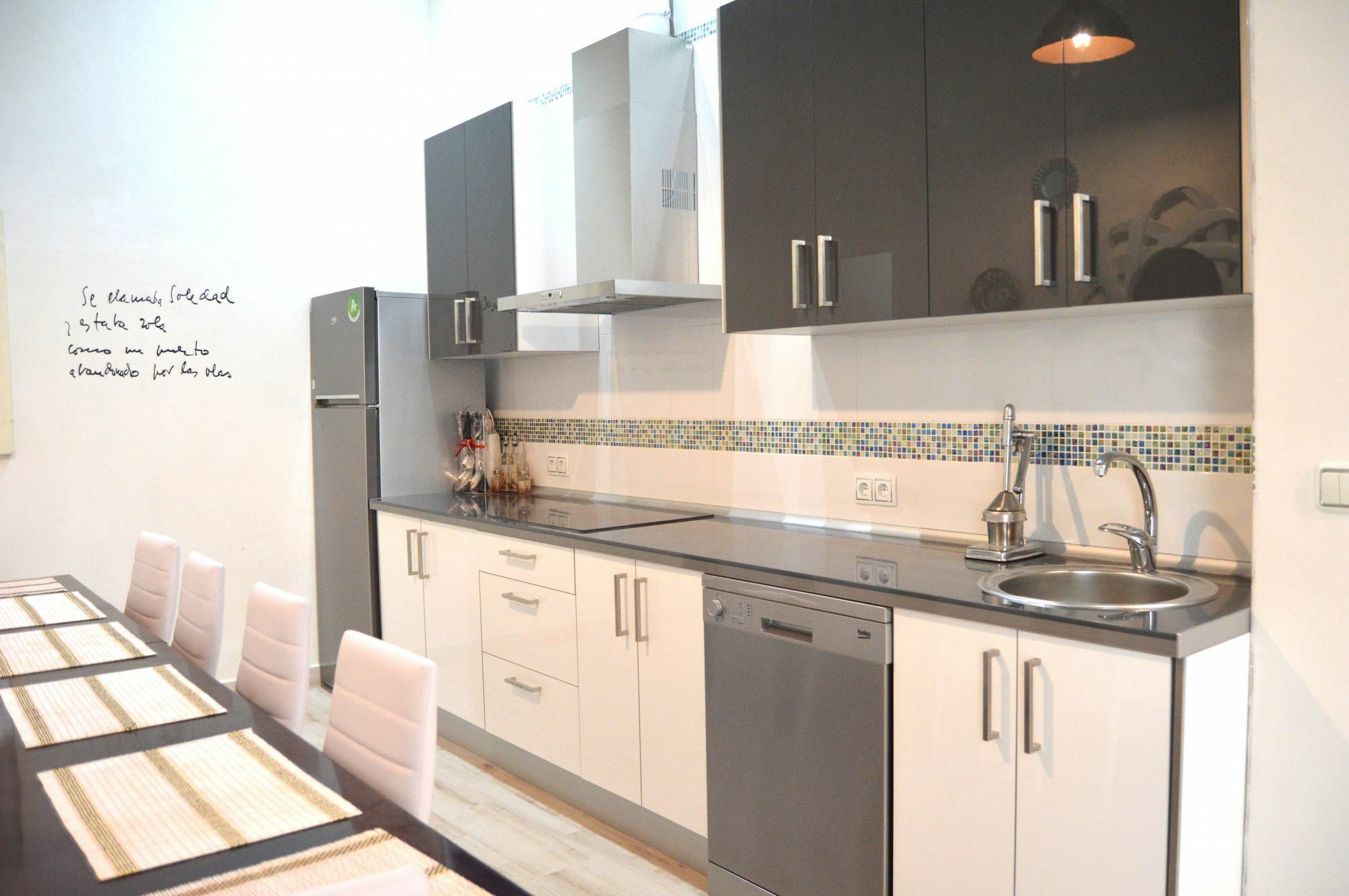 Apartamento 19 Dias Y Muchas Noches Cádiz Eksteriør billede